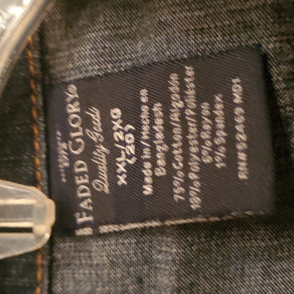 Denim jacket - Picture 1 of 6